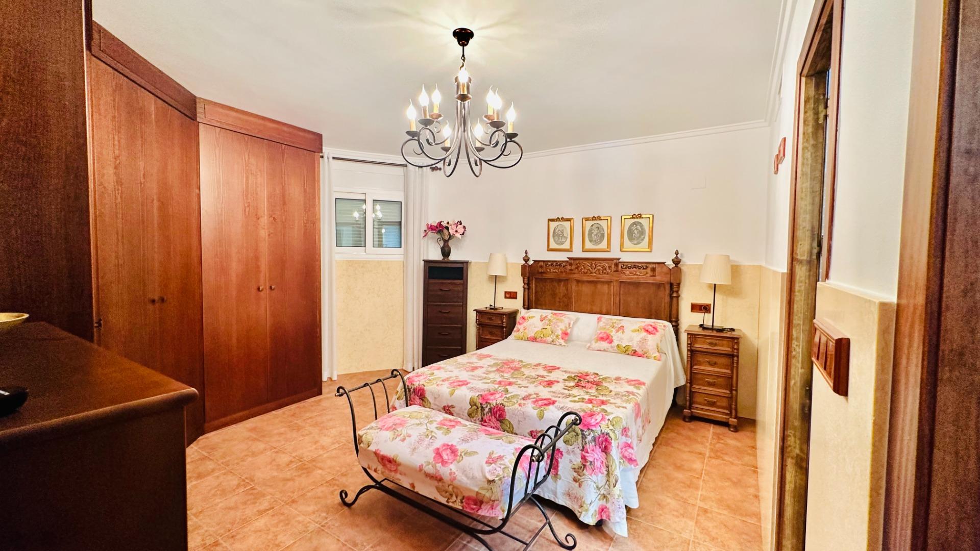 For sale - 5 Bedroom 3 Bathroom Villa in Orihuela - Urb. Montepinar  - Alicante