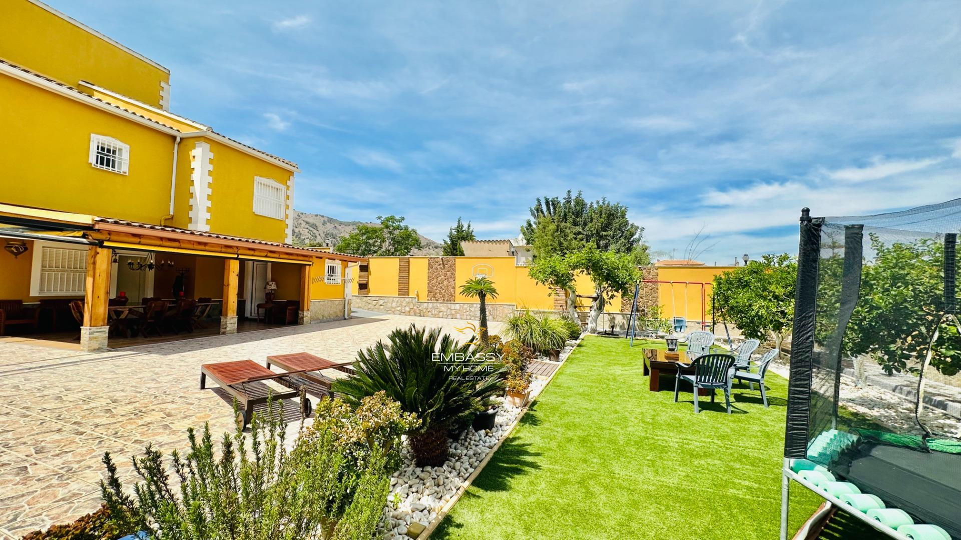 For sale - 5 Bedroom 3 Bathroom Villa in Orihuela - Urb. Montepinar  - Alicante