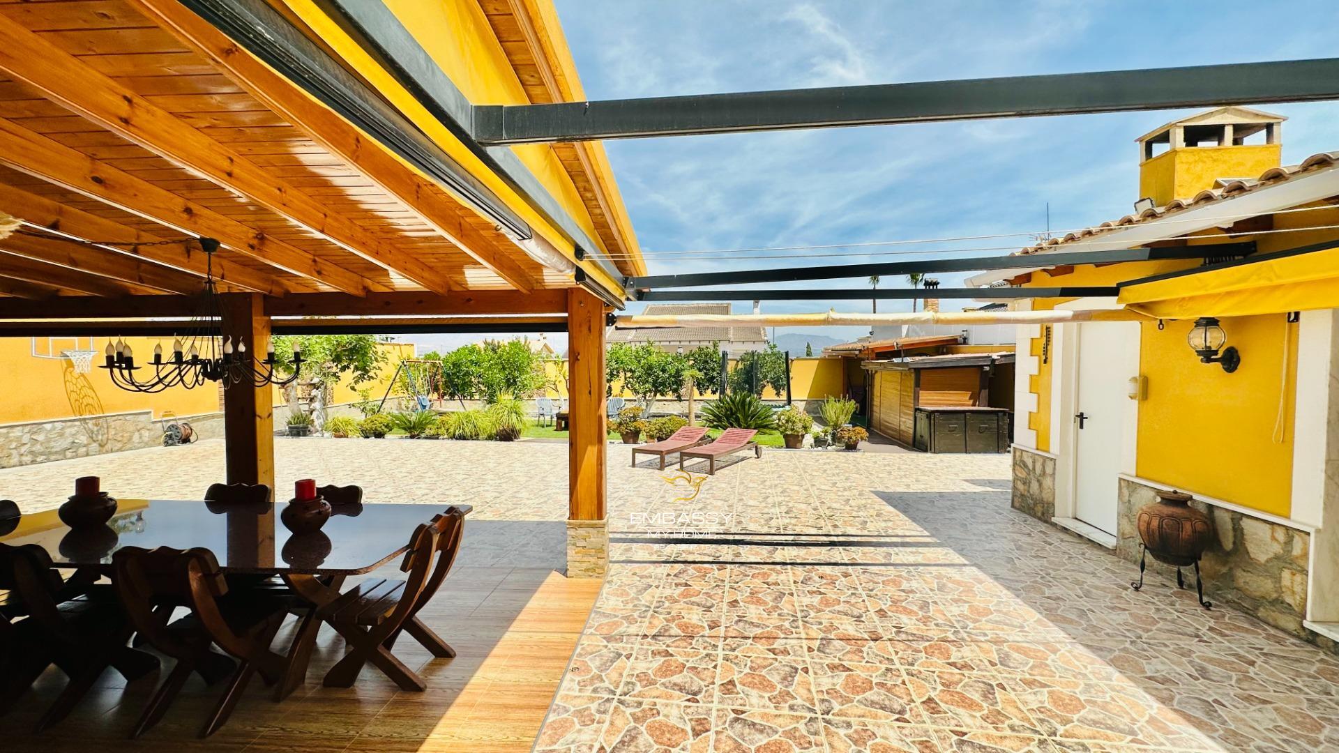 For sale - 5 Bedroom 3 Bathroom Villa in Orihuela - Urb. Montepinar  - Alicante