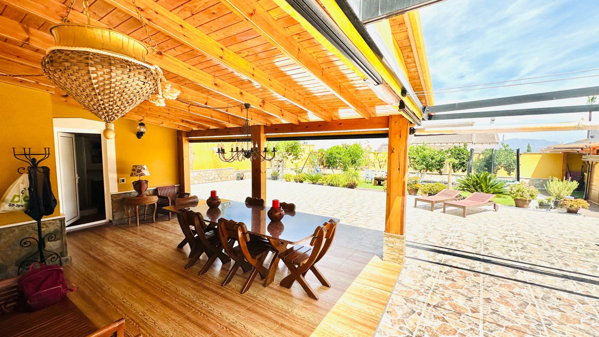 For sale - 5 Bedroom 3 Bathroom Villa in Orihuela - Urb. Montepinar  - Alicante