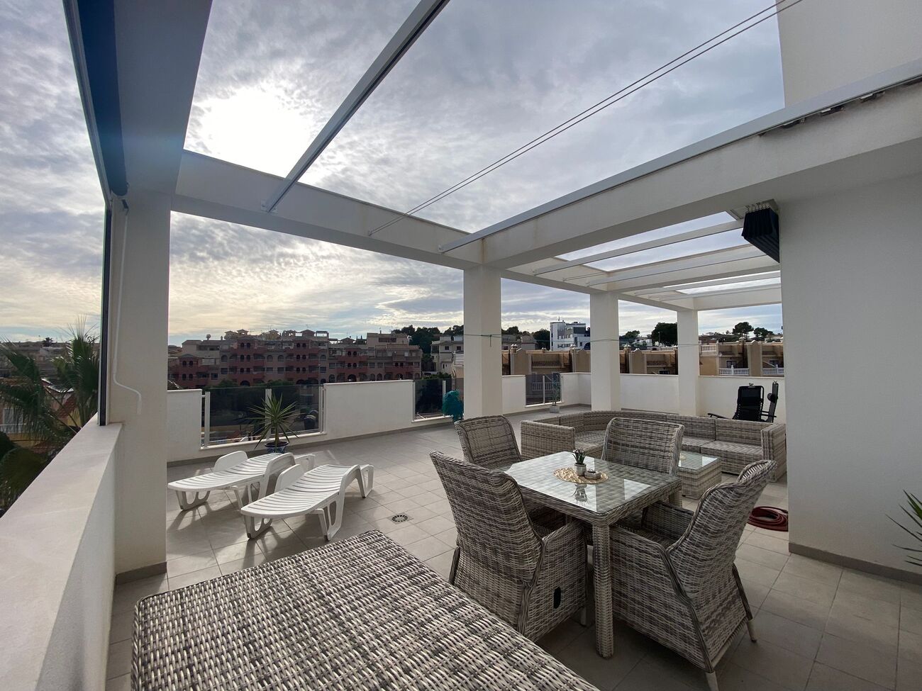 For sale - 3 Bedroom 2 Bathroom Apartment in Dehesa de Campoamor - Las Filipinas  - Alicante