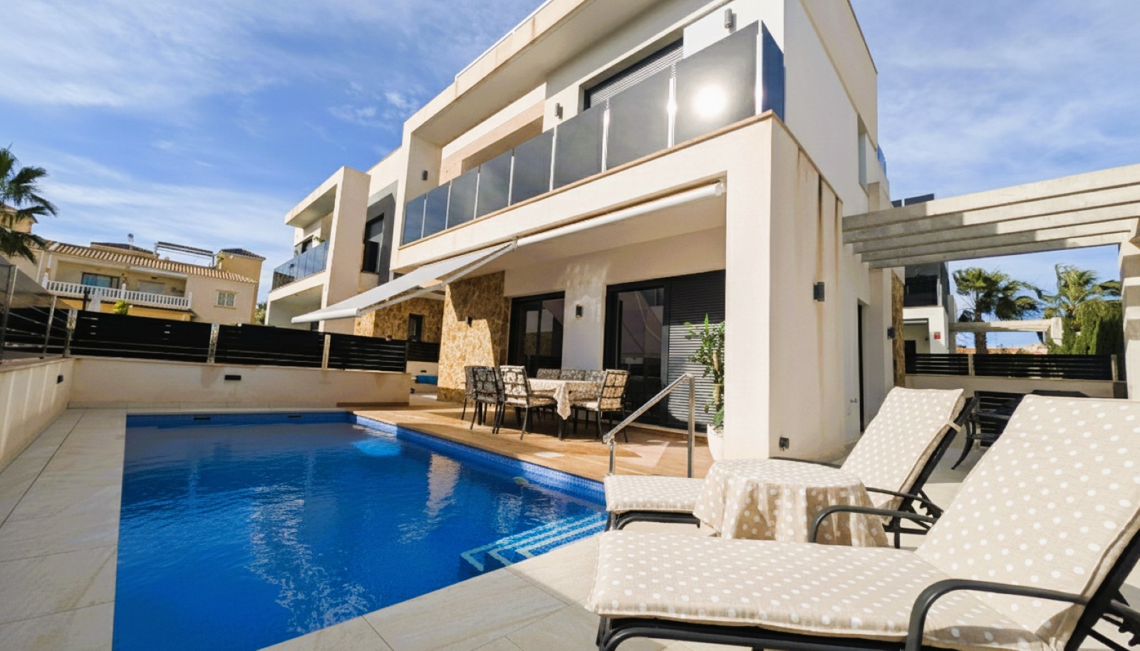 For sale - 4 Bedroom 4 Bathroom Detached Villa in Lomas de Cabo Roig - Lomas de Cabo Roig  - Alicante