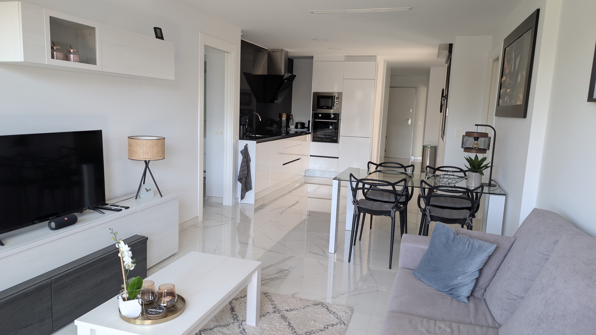 Sold - SOLD-2 Bedroom 2 Bathroom Top Floor Corner Apartment in Villamartin - Amanecer VI - Alicante