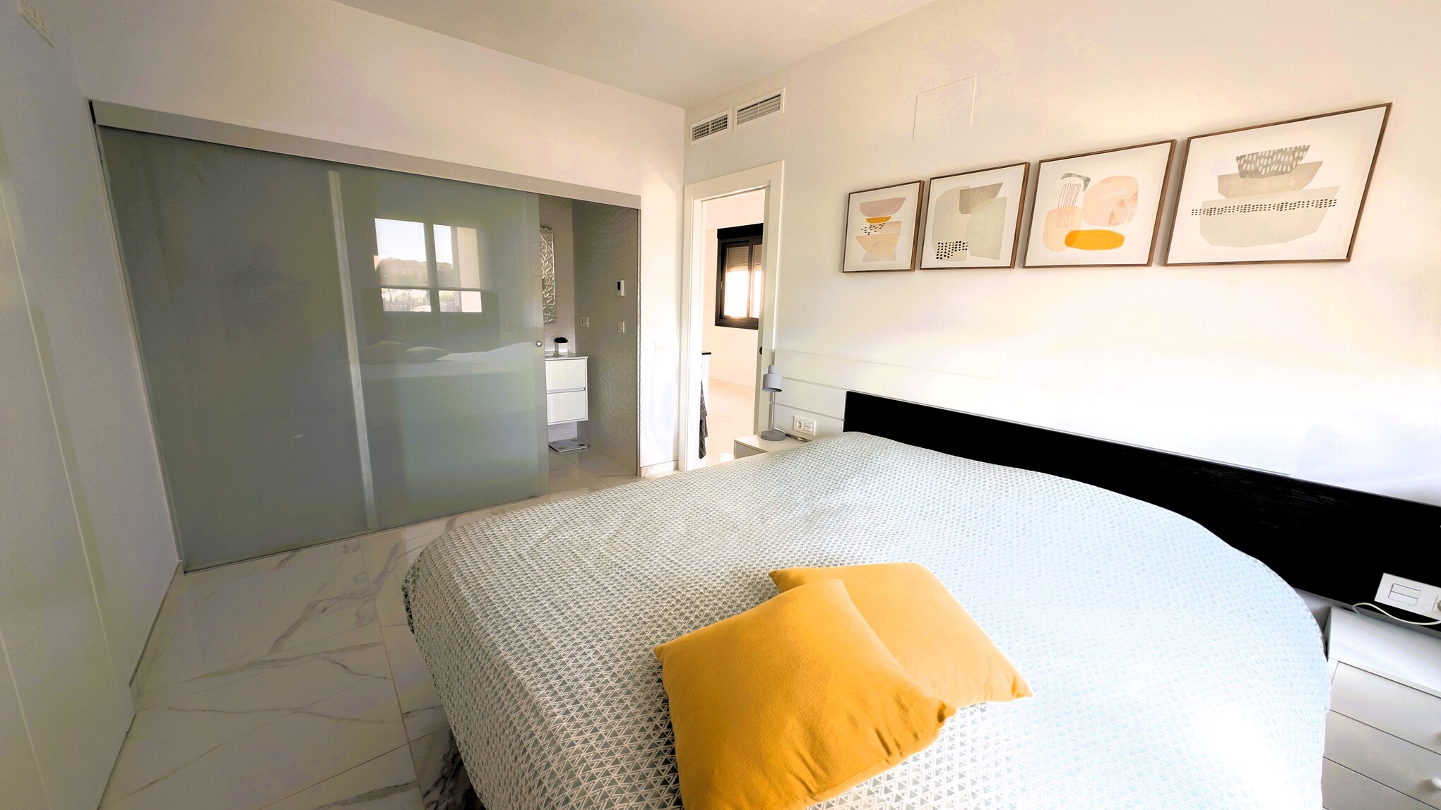 Sold - SOLD-2 Bedroom 2 Bathroom Top Floor Corner Apartment in Villamartin - Amanecer VI - Alicante