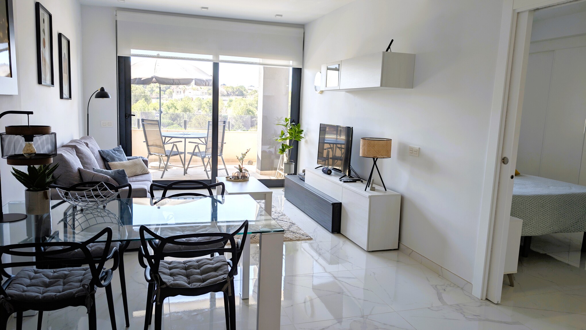 Sold - SOLD-2 Bedroom 2 Bathroom Top Floor Corner Apartment in Villamartin - Amanecer VI - Alicante