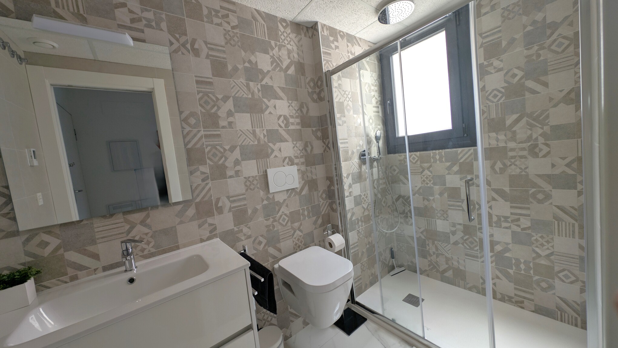 Sold - SOLD-2 Bedroom 2 Bathroom Top Floor Corner Apartment in Villamartin - Amanecer VI - Alicante