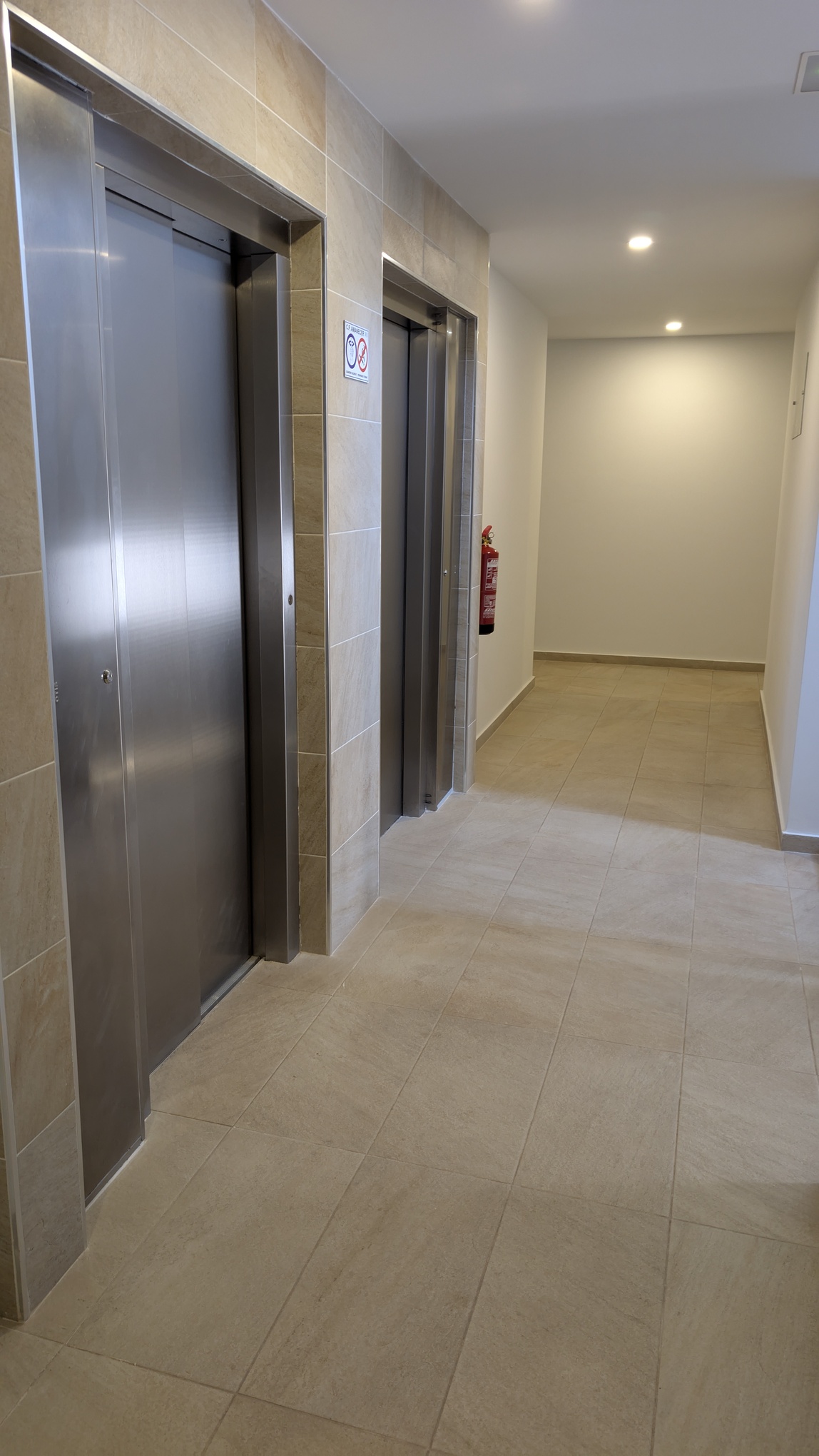 Sold - SOLD-2 Bedroom 2 Bathroom Top Floor Corner Apartment in Villamartin - Amanecer VI - Alicante