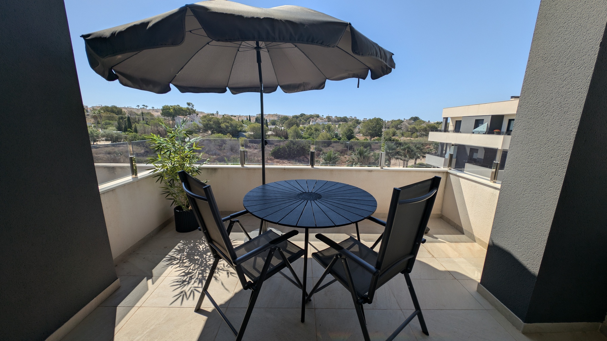 Sold - SOLD-2 Bedroom 2 Bathroom Top Floor Corner Apartment in Villamartin - Amanecer VI - Alicante