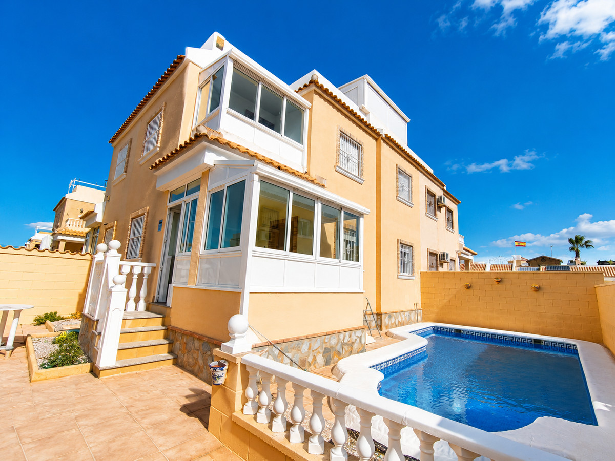For sale - 3 Bedroom 2 Bathroom Townhouse in Ciudad Quesada - Rojales Centro  - Alicante