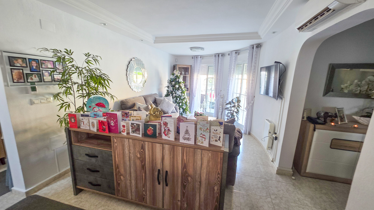 For sale - 3 Bedroom 2 Bathroom Villa in Villamartin - , Villamartin, Alicante, Spain - Alicante