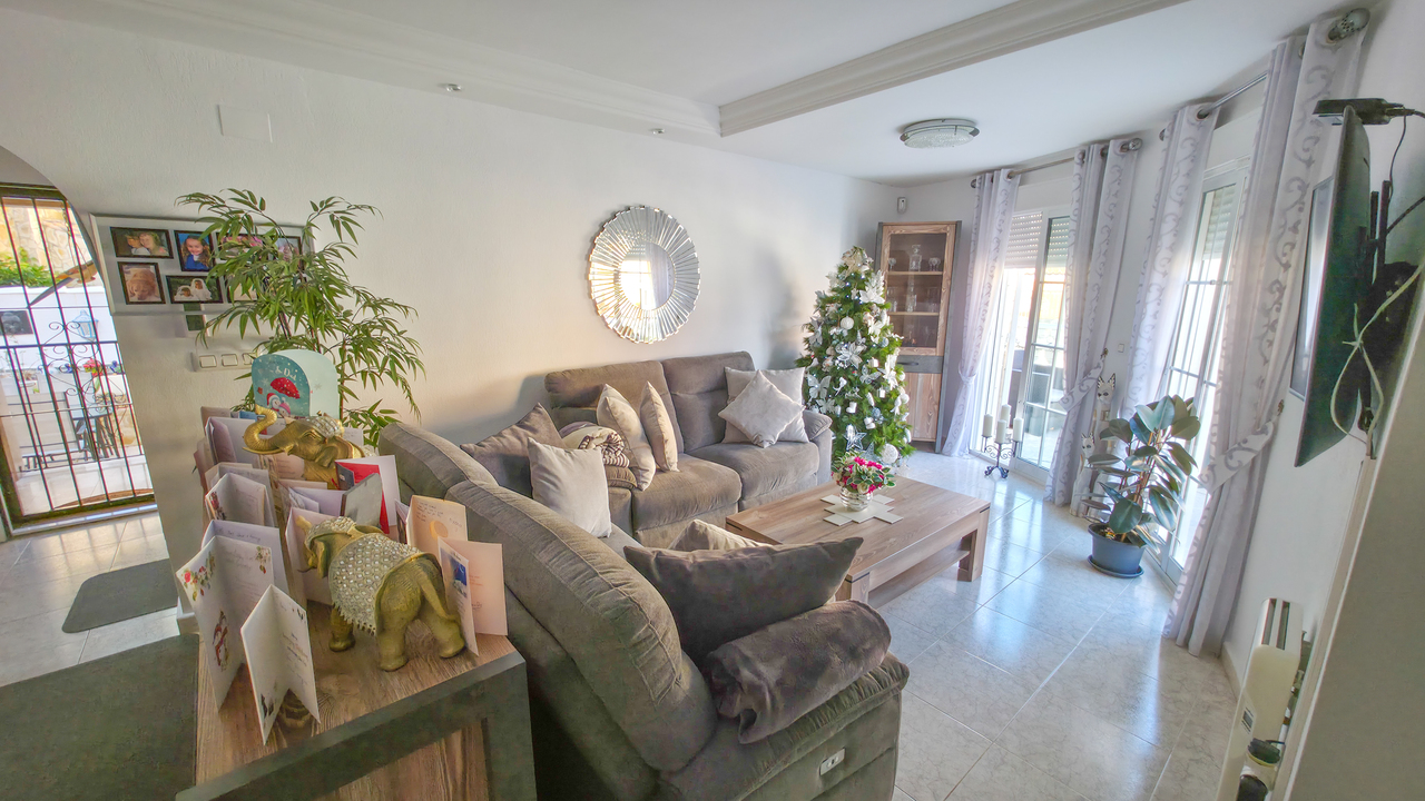 For sale - 3 Bedroom 2 Bathroom Villa in Villamartin - , Villamartin, Alicante, Spain - Alicante