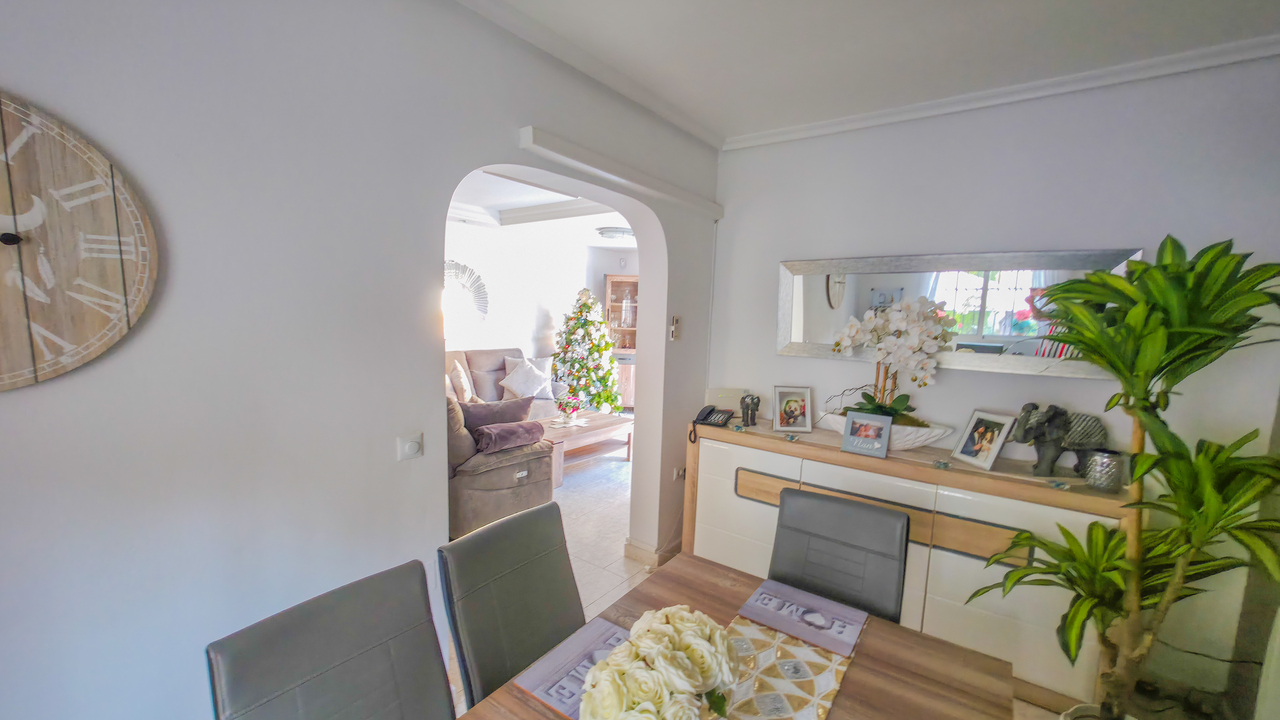 For sale - 3 Bedroom 2 Bathroom Villa in Villamartin - , Villamartin, Alicante, Spain - Alicante
