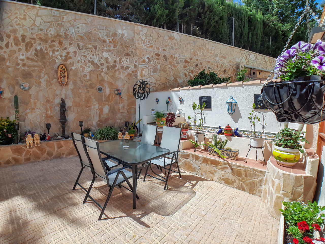 For sale - 3 Bedroom 2 Bathroom Villa in Villamartin - , Villamartin, Alicante, Spain - Alicante