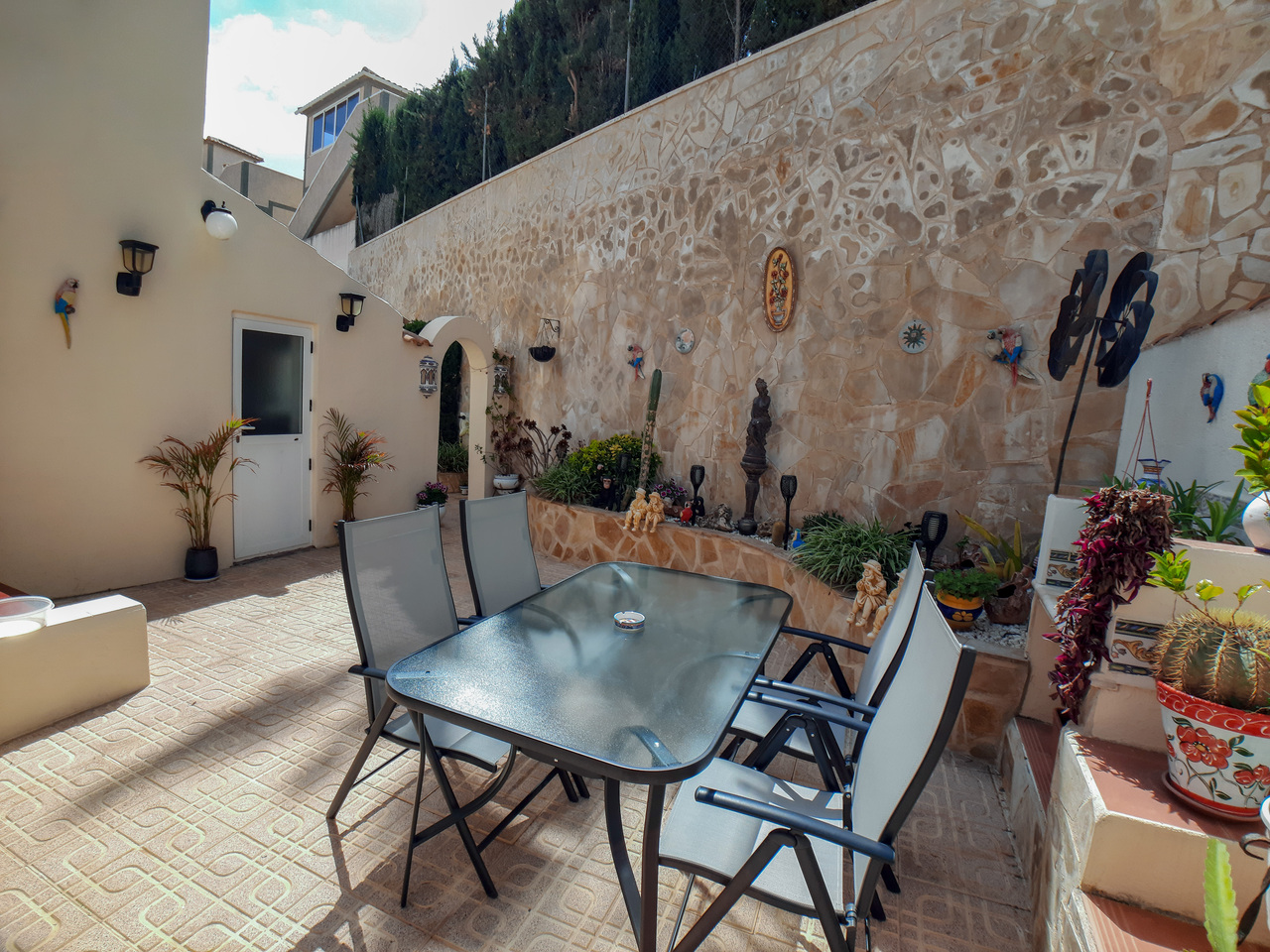 For sale - 3 Bedroom 2 Bathroom Villa in Villamartin - , Villamartin, Alicante, Spain - Alicante