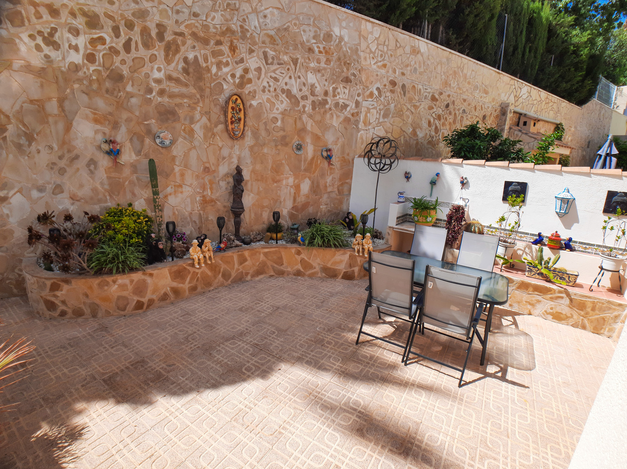 For sale - 3 Bedroom 2 Bathroom Villa in Villamartin - , Villamartin, Alicante, Spain - Alicante
