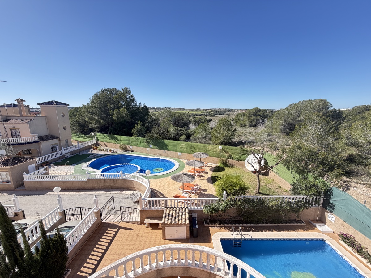 For sale - 3 Bedroom 2 Bathroom Villa in Villamartin - , Villamartin, Alicante, Spain - Alicante