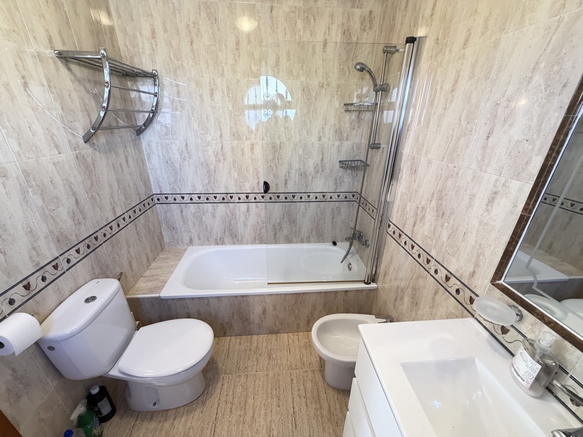 For sale - 3 Bedroom 2 Bathroom Villa in Villamartin - , Villamartin, Alicante, Spain - Alicante