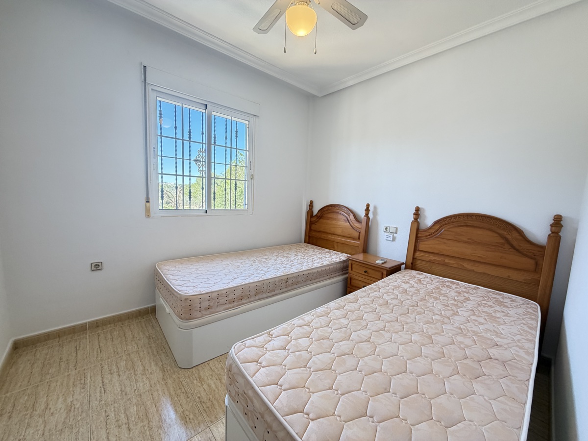 For sale - 3 Bedroom 2 Bathroom Villa in Villamartin - , Villamartin, Alicante, Spain - Alicante