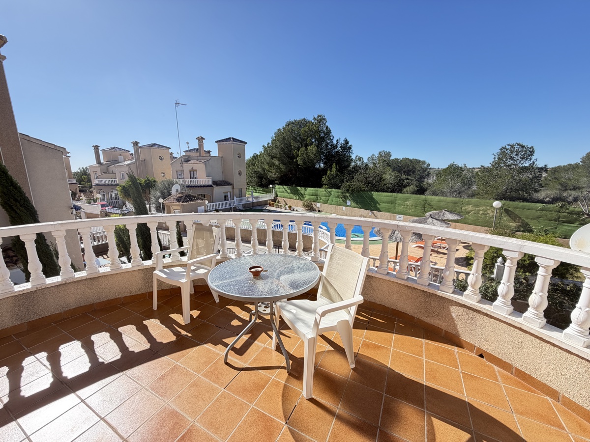 For sale - 3 Bedroom 2 Bathroom Villa in Villamartin - , Villamartin, Alicante, Spain - Alicante