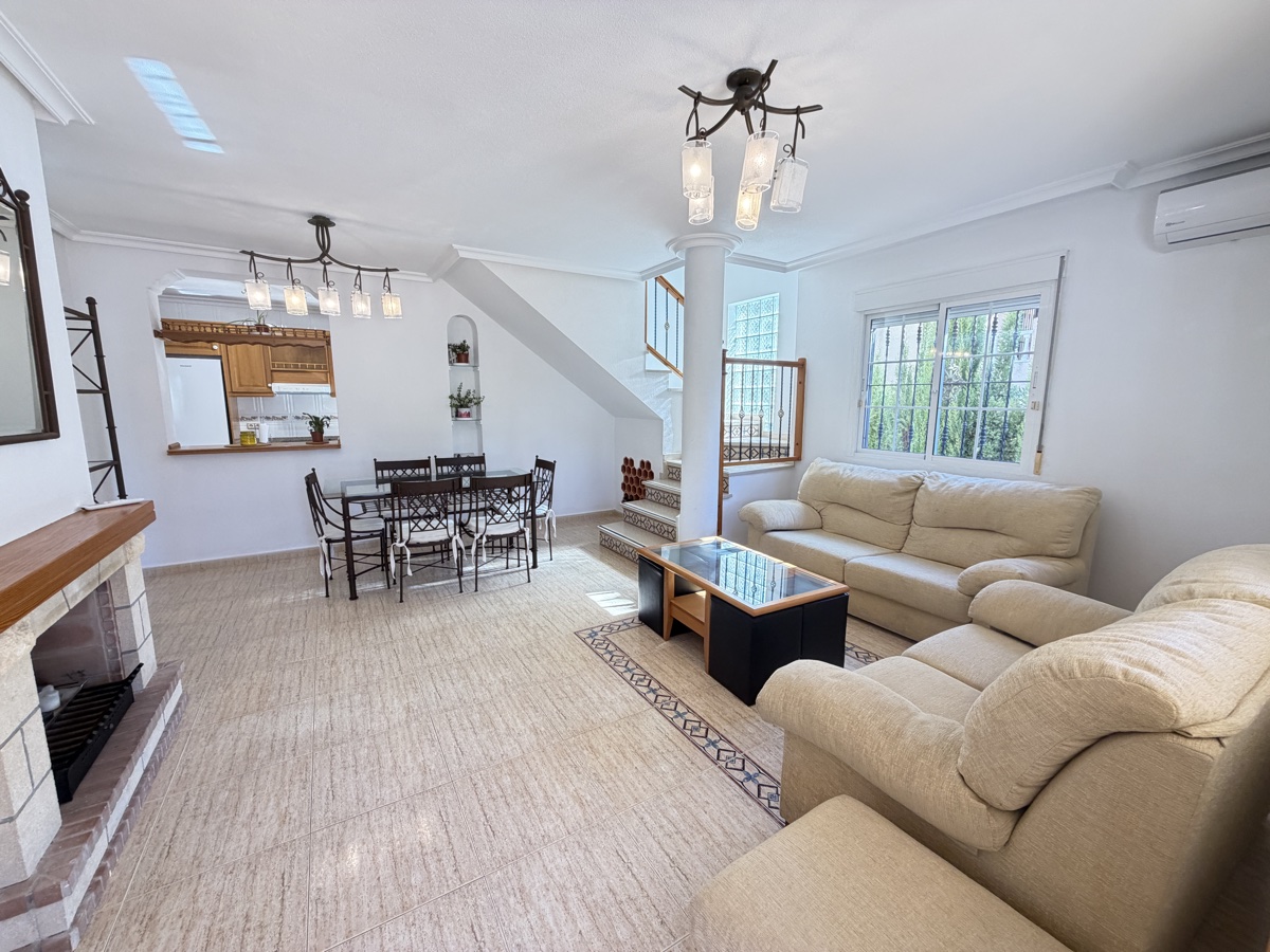 For sale - 3 Bedroom 2 Bathroom Villa in Villamartin - , Villamartin, Alicante, Spain - Alicante