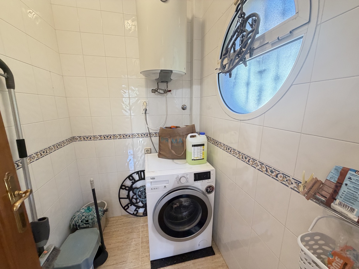 For sale - 3 Bedroom 2 Bathroom Villa in Villamartin - , Villamartin, Alicante, Spain - Alicante