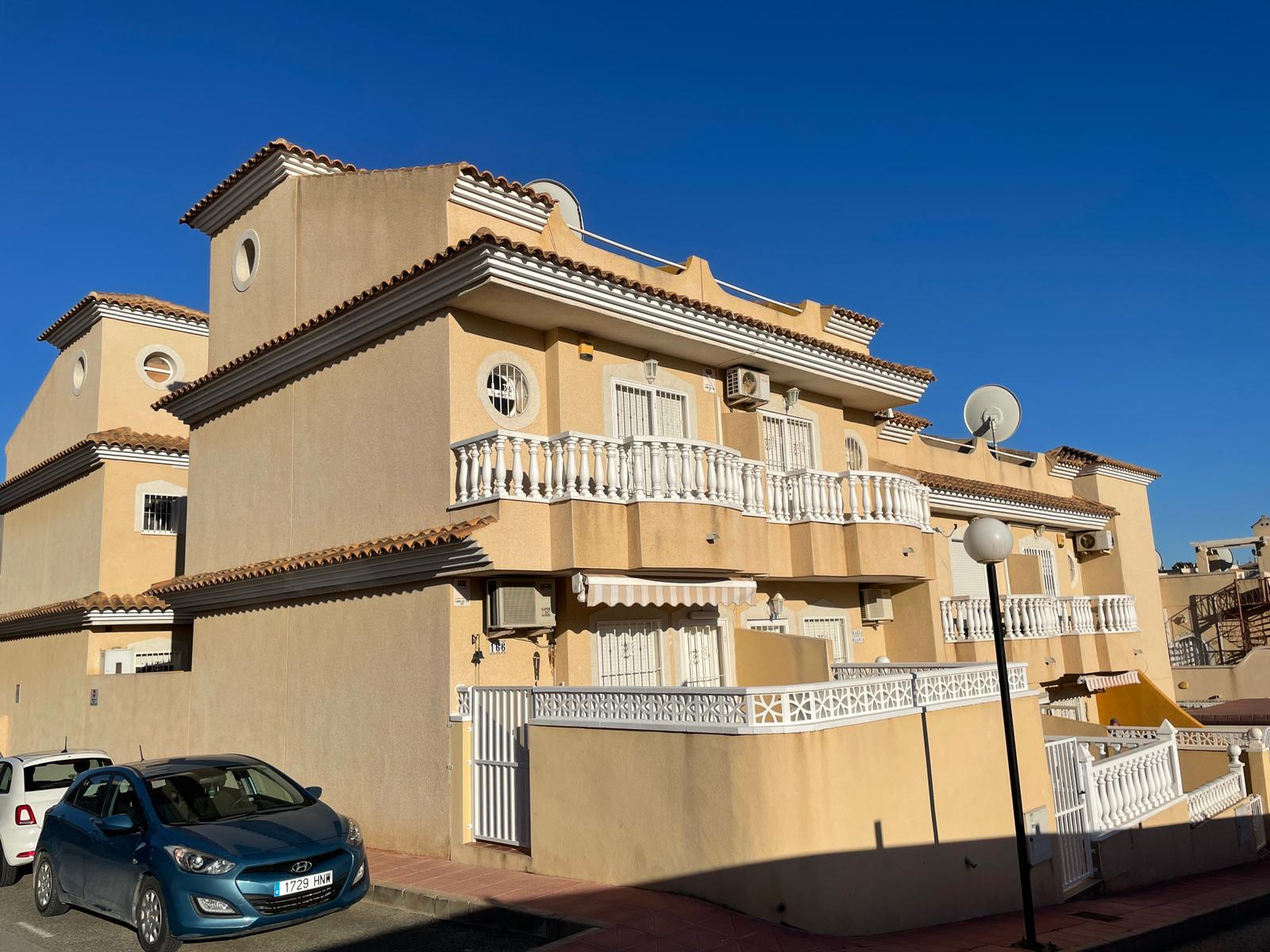 For sale - 2 Bedroom 2 Bathroom Townhouse in Villamartin - , Villamartin, Alicante, Spain - Alicante