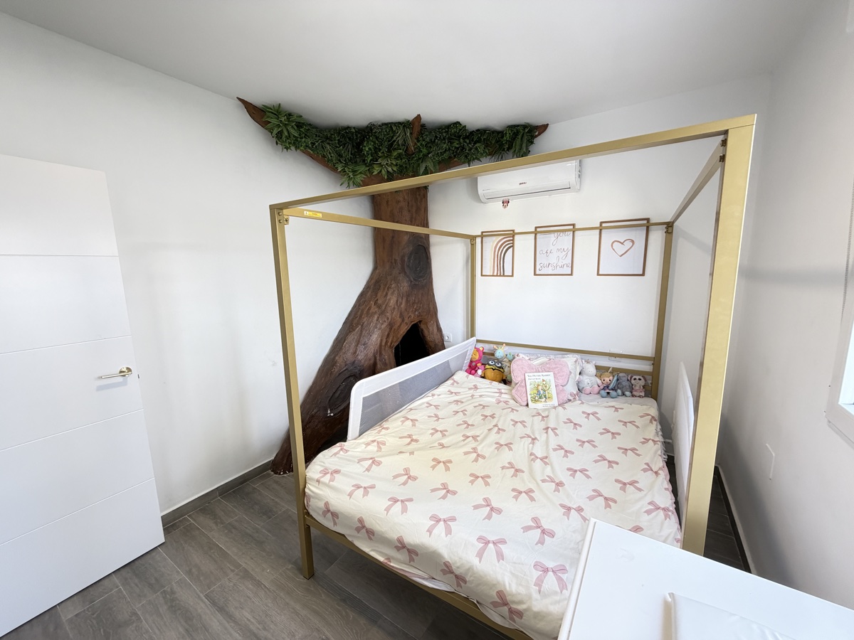 For sale - 6 Bedroom 2 Bathroom Villa in Villamartin - , Villamartin, Alicante, Spain - Alicante