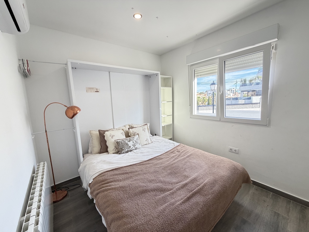 For sale - 6 Bedroom 2 Bathroom Villa in Villamartin - , Villamartin, Alicante, Spain - Alicante