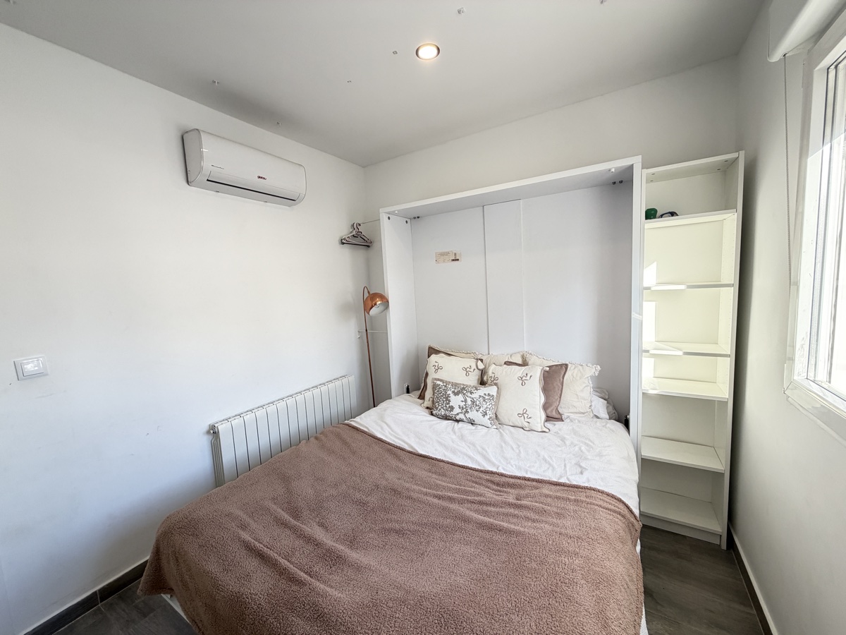 For sale - 6 Bedroom 2 Bathroom Villa in Villamartin - , Villamartin, Alicante, Spain - Alicante