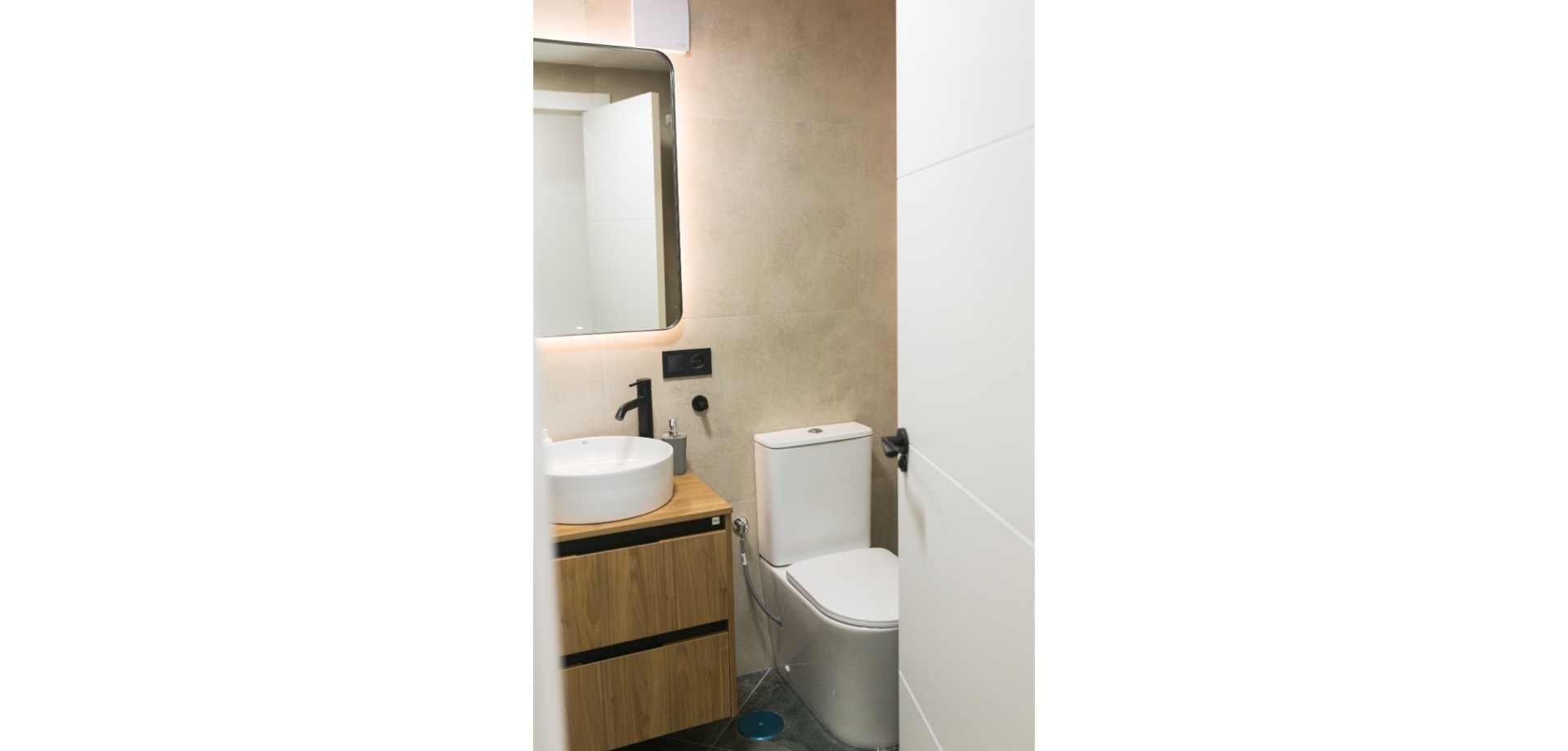 For sale - 2 Bedroom 1 Bathroom Apartment in Torrevieja - Torrevieja  - Costa Blanca (Alicante)