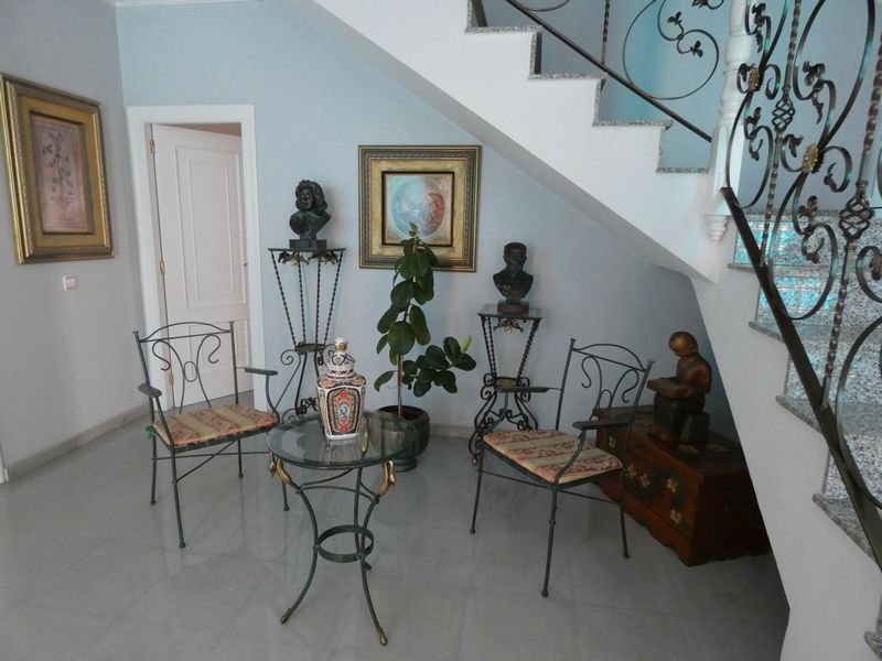 For sale - 4 Bedroom 4 Bathroom Villa in Almoradi - Inland  - Alicante