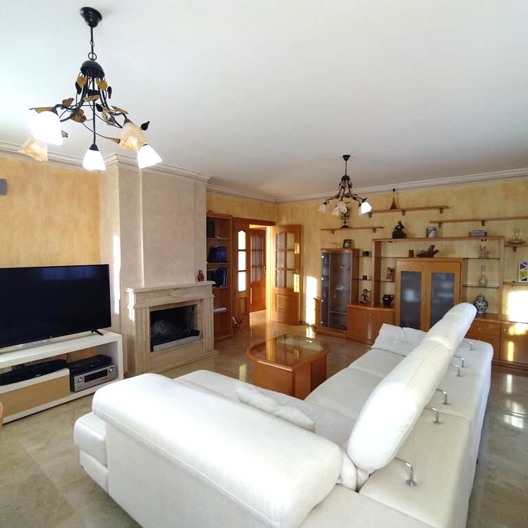 For sale - 4 Bedroom 2 Bathroom Villa in Orihuela - LOS DESEMPARADOS  - Alicante