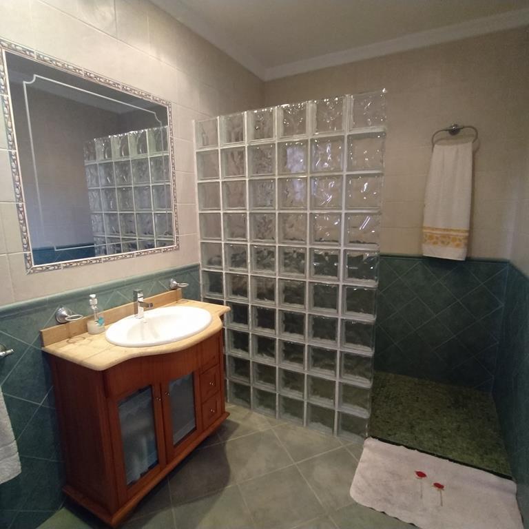 For sale - 4 Bedroom 2 Bathroom Villa in Orihuela - LOS DESEMPARADOS  - Alicante