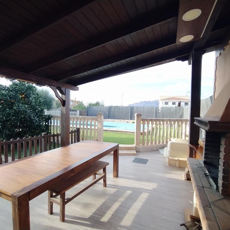 For sale - 4 Bedroom 2 Bathroom Villa in Orihuela - LOS DESEMPARADOS  - Alicante