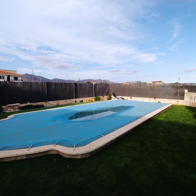 For sale - 4 Bedroom 2 Bathroom Villa in Orihuela - LOS DESEMPARADOS  - Alicante