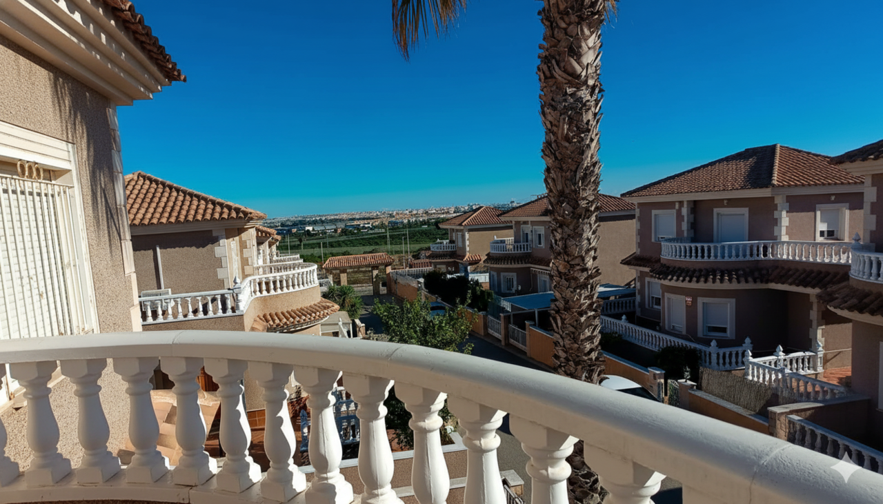 For sale - 4 Bedroom 2 Bathroom Villa in Los Altos - Costa Blanca  - Alicante
