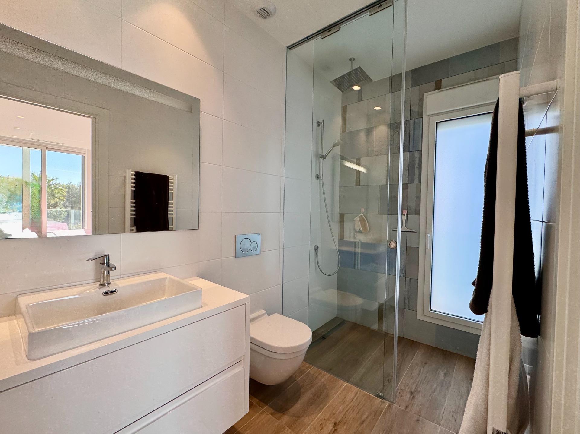 For sale - 3 Bedroom 2 Bathroom Apartment in Orihuela - Las Colinas Golf  - Alicante