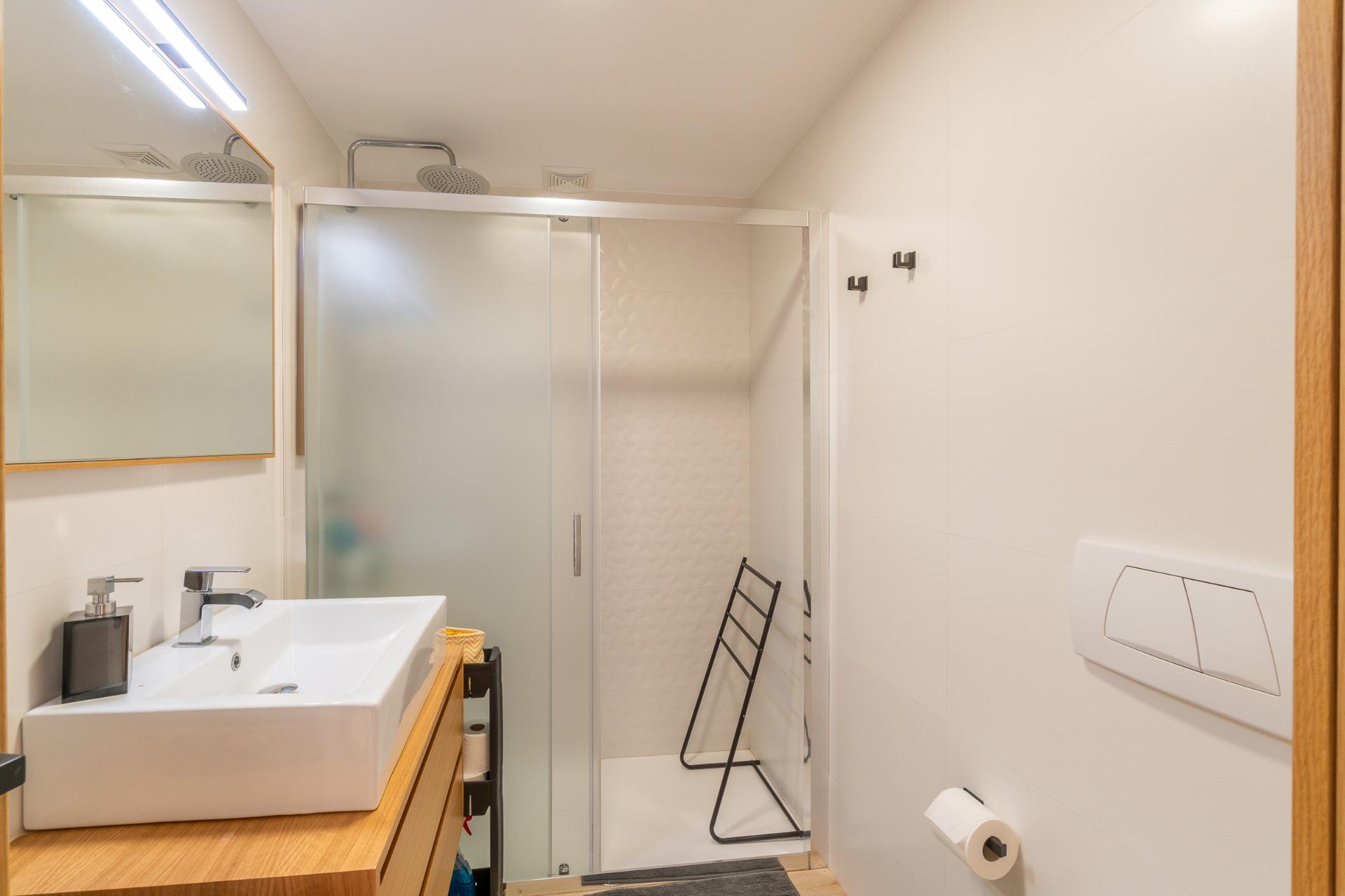 For sale - 3 Bedroom 1 Bathroom Flat in Guardamar del Segura - Puerto Deportivo  - Alicante