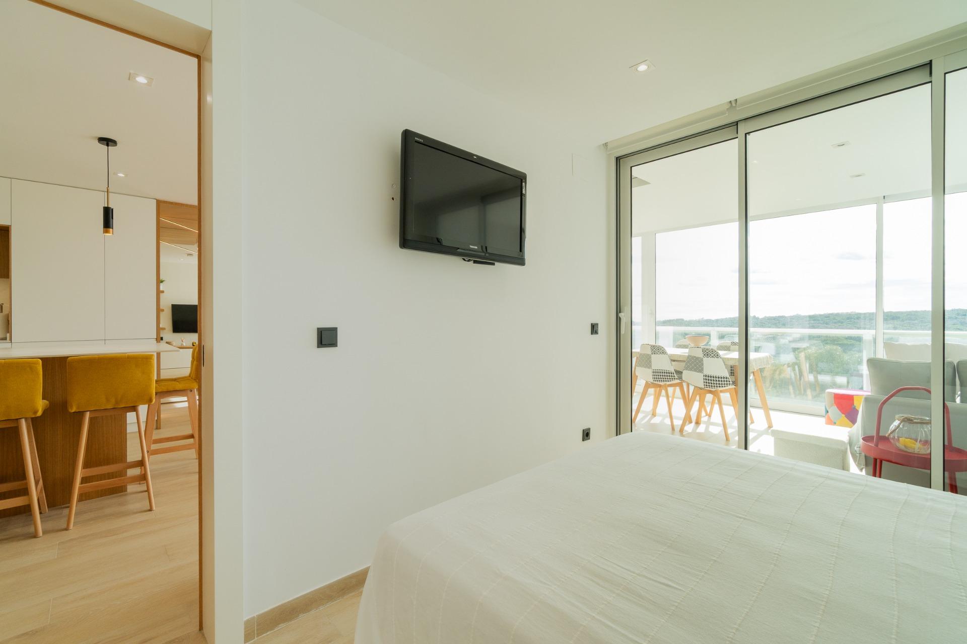 For sale - 3 Bedroom 1 Bathroom Flat in Guardamar del Segura - Puerto Deportivo  - Alicante