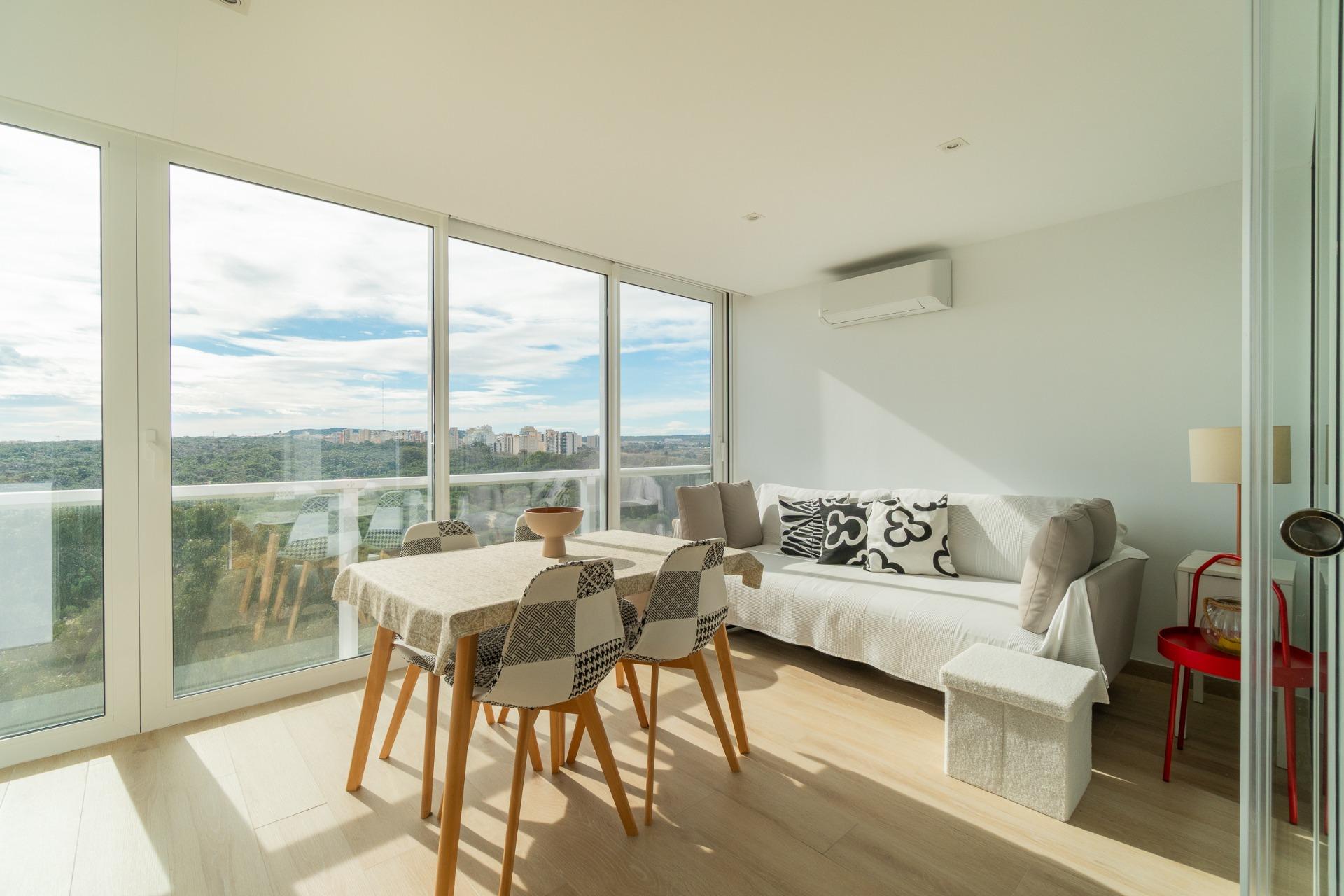 For sale - 3 Bedroom 1 Bathroom Flat in Guardamar del Segura - Puerto Deportivo  - Alicante