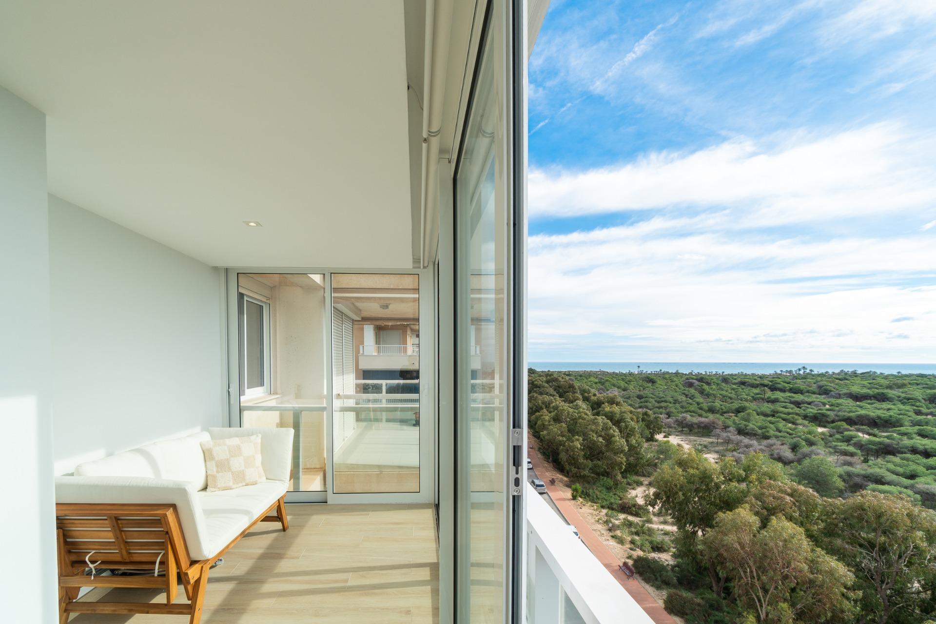 For sale - 3 Bedroom 1 Bathroom Flat in Guardamar del Segura - Puerto Deportivo  - Alicante