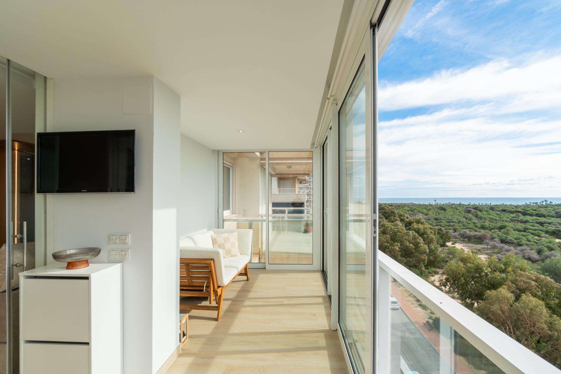 For sale - 3 Bedroom 1 Bathroom Flat in Guardamar del Segura - Puerto Deportivo  - Alicante