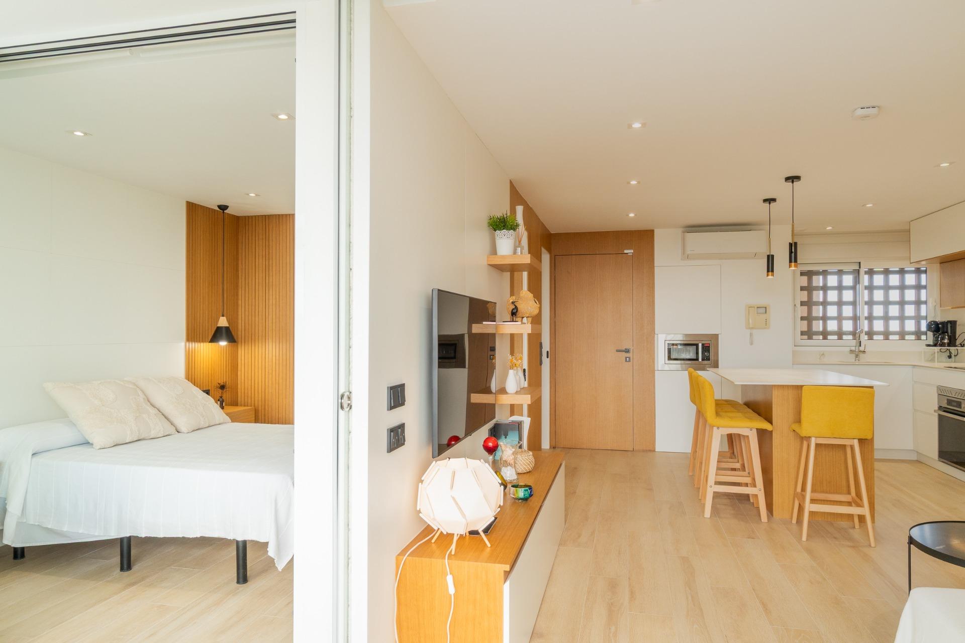 For sale - 3 Bedroom 1 Bathroom Flat in Guardamar del Segura - Puerto Deportivo  - Alicante