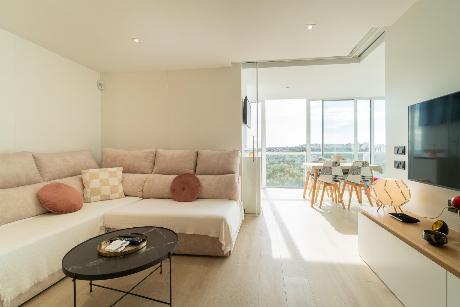 For sale - 3 Bedroom 1 Bathroom Flat in Guardamar del Segura - Puerto Deportivo  - Alicante