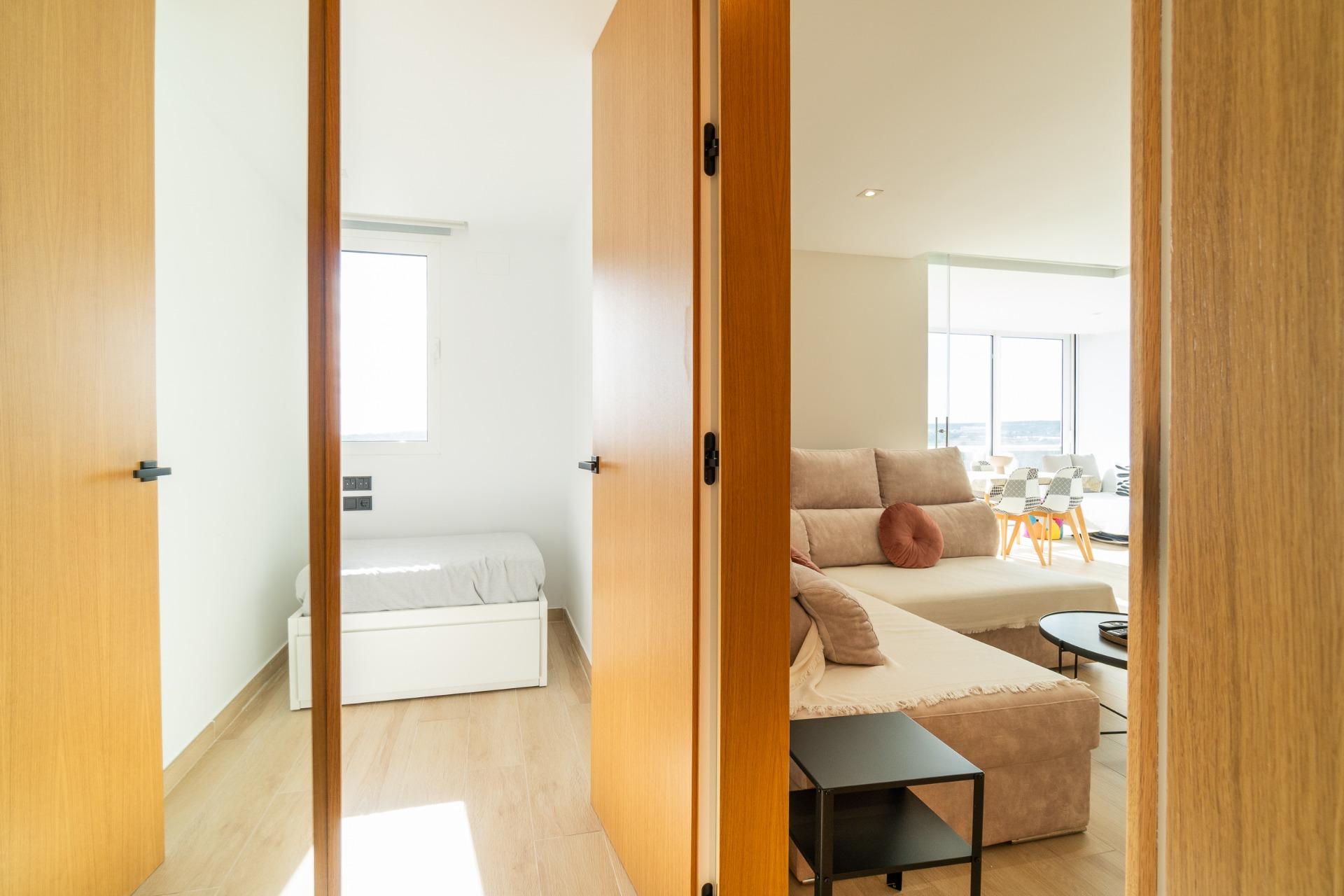 For sale - 3 Bedroom 1 Bathroom Apartment in Guardamar del Segura - Guardamar  - Alicante