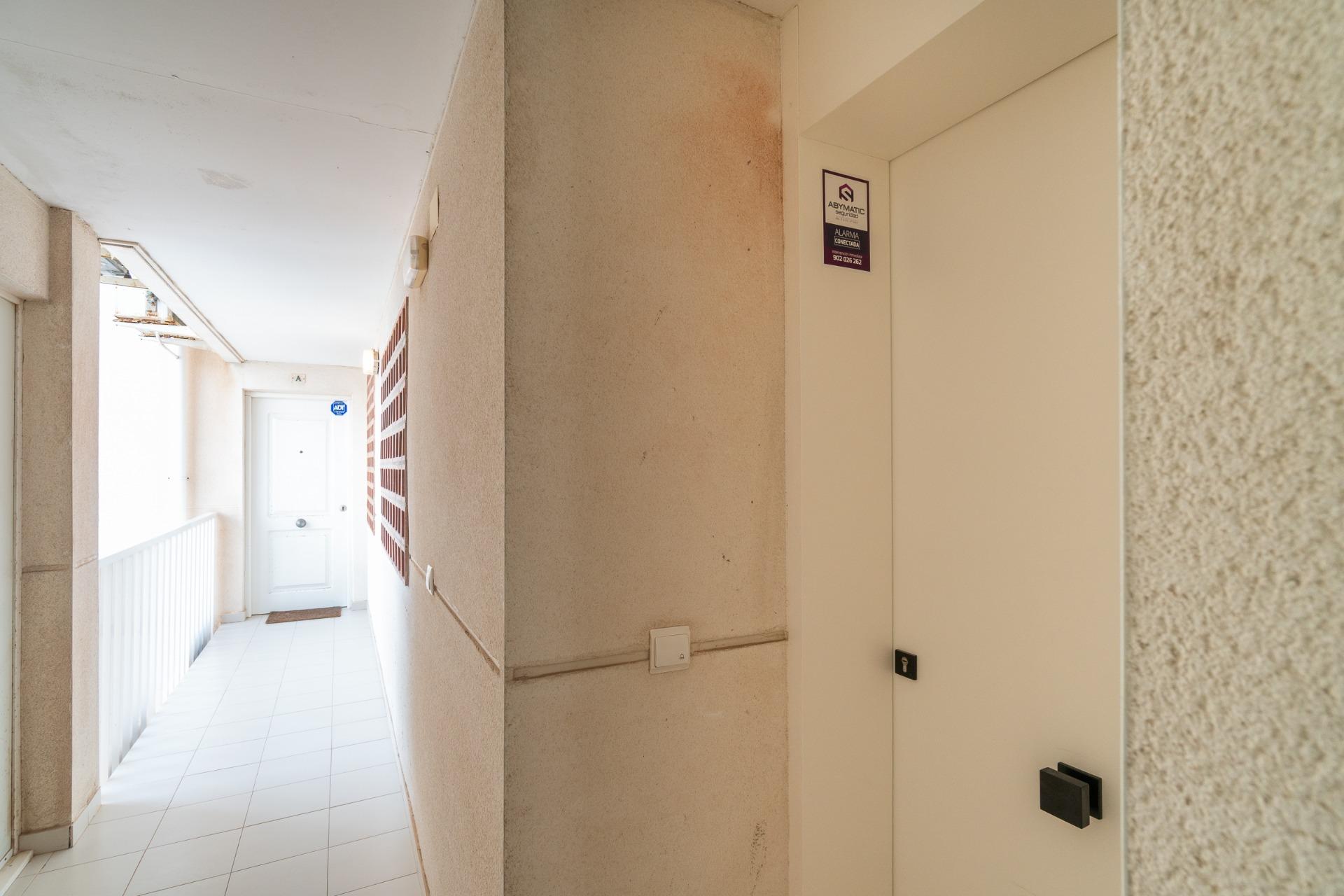 For sale - 3 Bedroom 1 Bathroom Apartment in Guardamar del Segura - Guardamar  - Alicante