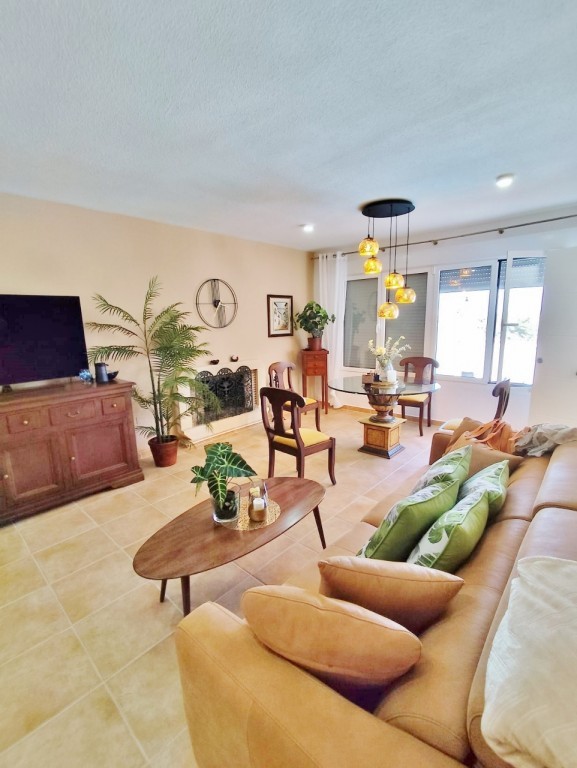 For sale - 4 Bedroom 3 Bathroom Villa in San Miguel de Salinas - San Miguel de Salinas  - Alicante