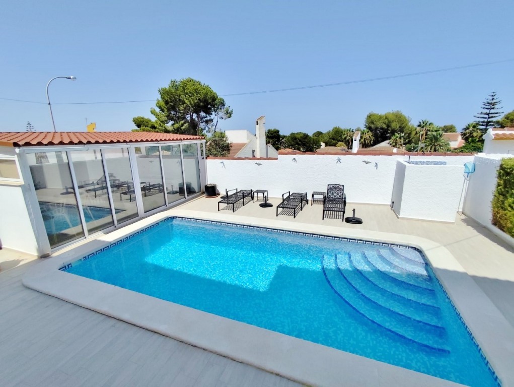 For sale - 4 Bedroom 3 Bathroom Villa in San Miguel de Salinas - San Miguel de Salinas  - Alicante