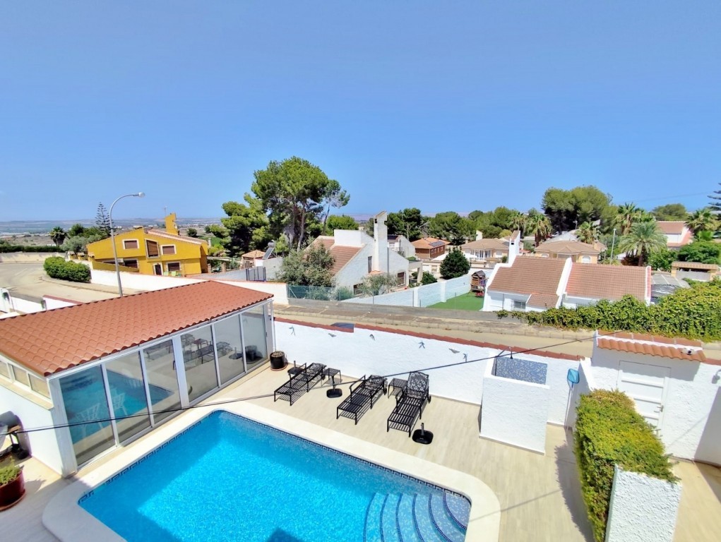 For sale - 4 Bedroom 3 Bathroom Villa in San Miguel de Salinas - San Miguel de Salinas  - Alicante