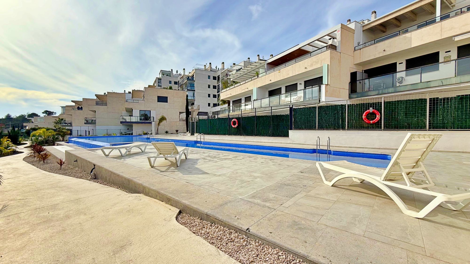 For sale - 2 Bedroom 2 Bathroom Penthouse Apartment in Villamartin - Campoamor  - Alicante